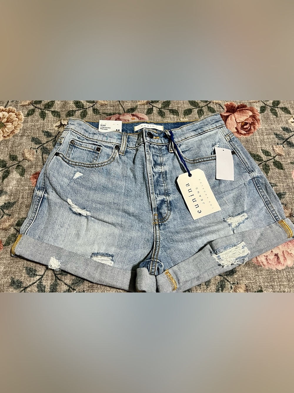 NWT Eunina Stretch Ulra High Rise Mom Shorts - Light  Denim Wash Medium